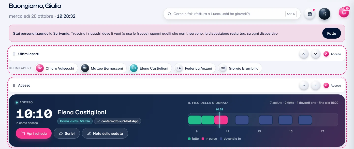 La Scrivania mentre la personalizzi: l'avviso «Stai personalizzando la Scrivania» con «Fatto», e ogni riquadro con le frecce su e giù e l'interruttore «Acceso» (dati di esempio)